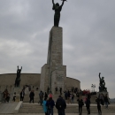 Socha Svobody na 26metrovém podstavci na vrchu Gellért byla vztyčena v roce 1947 na památku osvobození Maďarska od nacismu během druhé světové války.