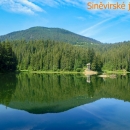 Siněvirské jezero je největší v Ukrajinských Karpatech a zároveň největší a nejvýše položené horské jezero na Ukrajině.