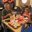 V celé Arménii není ANI JEDEN McDonald! Dětem muselo stačit KFC.