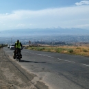 Výjezd z Jerevanu s Mount Aragatsem na pozadí