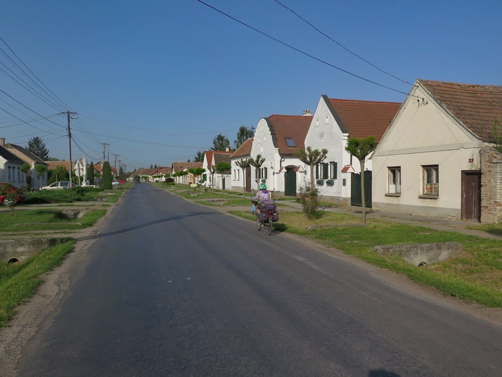 Projíždíme maďarské vesničky, Sarród