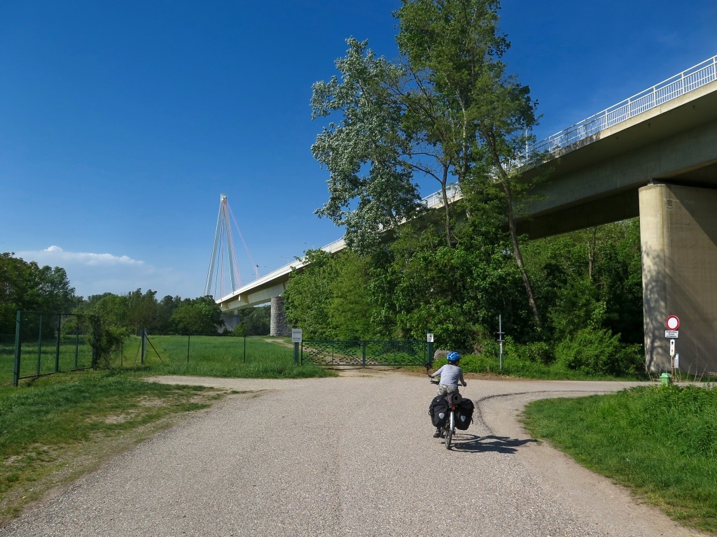 Andreas-Maurer-Brücke - v roce 2014 jsme přes něj přejeli při cestě od pramene Dunaje (resp. od Atlantiku)