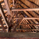 ...a zachovalé původní dřevěné stropy