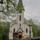 Kostel sv. Jana Nepomuckého v Zadní Zvonkové čekal stejný osud, jako osud většiny šumavských kostelů. Na přelomu 20. a 21. století byl ale rekonstruován, opraven a znovu vysvěcen.