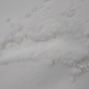 Pokus vyfotit ten čerstvě napadaný sníh s příměsí afrického písku. Je do růžova.