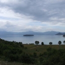 Prespanské jezero je ohromné a členité, dokonce s ostrovy