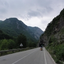 Tunely v Bosně. Blíží se bouřka, která přinese na pár následujících dnů příjemnější klima.