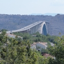 Most spojující ostrov Krk s pevninou