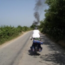 A míříme k albánské hranici, kouř nás trochu děsí