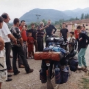 Klasická skrumáž okolo nás v albánských vesnicích