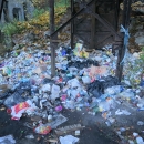 Šachta se zasypala - čím jiným v Rumunsku, než odpadky