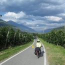 Jestli je někde cyklistický ráj, pak je to údolí Alto Adige. Oblast je známá pěstováním jablek...