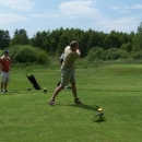 Náhoda tomu chtěla a Luděk zkouší svůj první golfový odpal v životě :-)