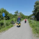 Nacházíme cyklostezku vedoucí do Huddinge, což už je vlastně předměstí Stockholmu.