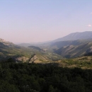 Hluboké údolí pod Ostrogským klášterem - loni jsme ho tam odzdola nedobyli