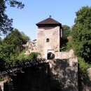 Hrad Lukov je podstatně zachovalejší než předchozí hrady