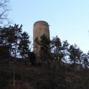 Žebrák s typickou oválnou věží