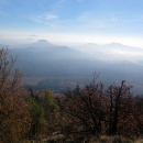 Výhled z Klíče na Lužické hory - je lehká inverze, před námi hora Ortel, za ním Ralsko. Byl vidět i Bezděz.