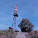 Telekomunikační věž na vrchu Rovnina (336 m. n m.) je zároveň i rozhledna