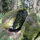 Puklý kámen u hradu Templštejn